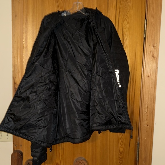 Women's New Balance Puffer Coat NWOT 1X - Picture 3 of 6